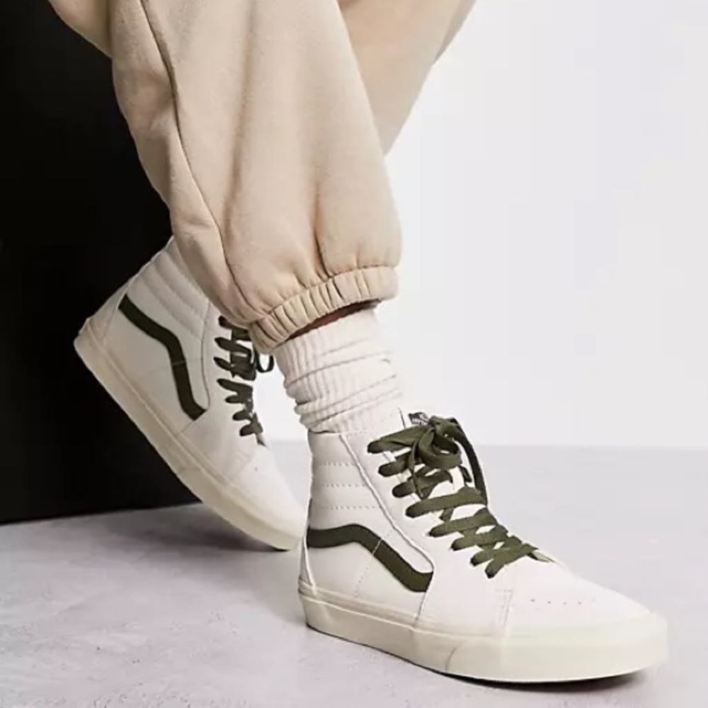 NWOB Vans Sk8-Hi Off-White/Olive Size 6.5/8